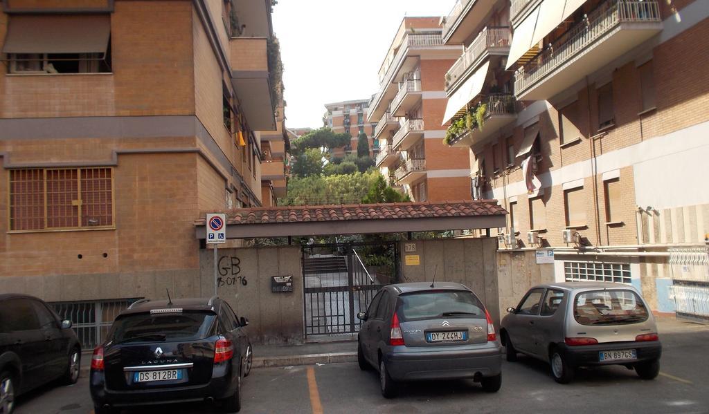 Roma Tourist House Hotel Exterior photo