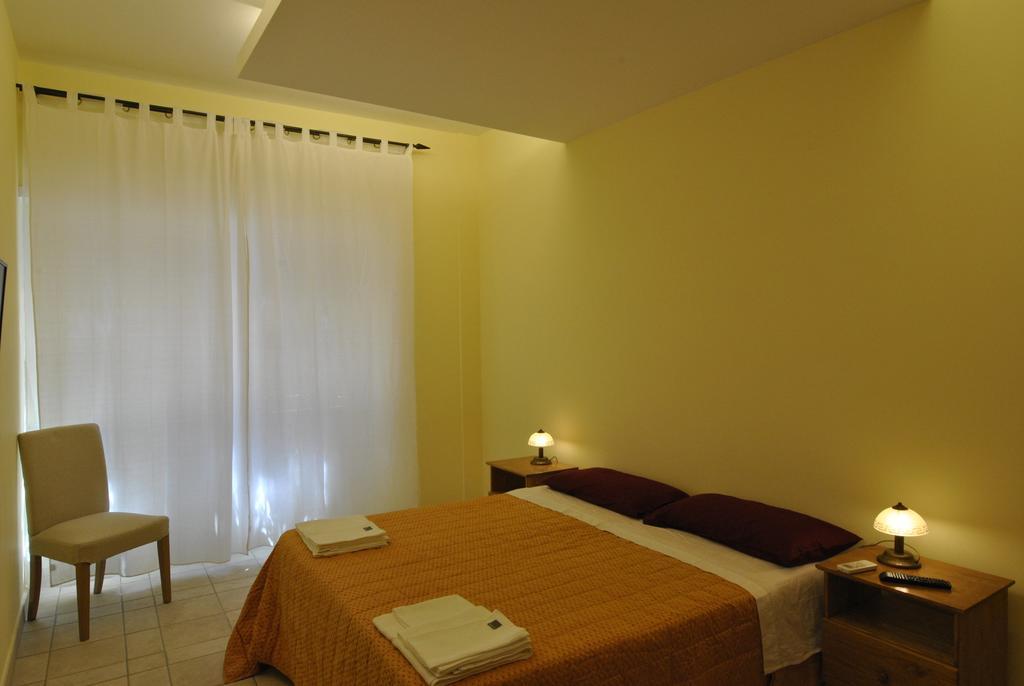 Roma Tourist House Hotel Exterior photo