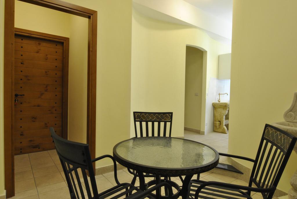 Roma Tourist House Hotel Exterior photo